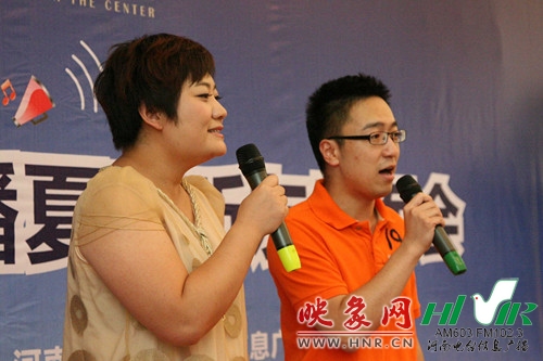 《非凡歡樂匯》主持人：劉菲、一帆