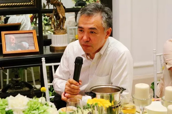 就藝術(shù)品投資收藏、人工智能、基因檢測等話題，劉東曉博士一一做了分析講解。