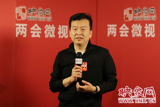 全國人大代表張澤群接受映象網(wǎng)“兩會微視”訪談。
