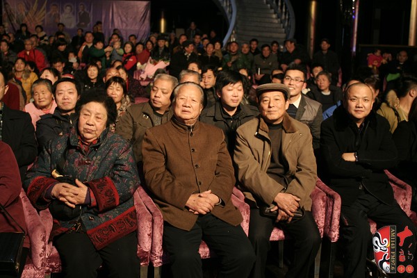 著名豫劇表演藝術(shù)家、小生之帝王素君  著名豫劇表演藝術(shù)家、唐派傳人賈廷聚、楊志禮