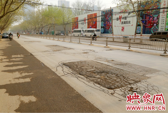 南陽(yáng)路因?yàn)榈罔F將要施工而暫緩大修。