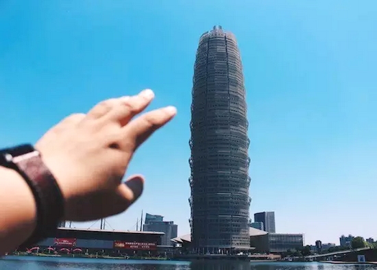 鄭州的新高度，鄭州會展賓館，高280米。