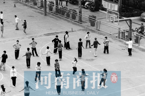 有學(xué)校擔(dān)心，個(gè)人進(jìn)校園鍛煉，安全隱患大