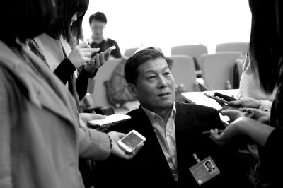 昨天，北京市高院院長慕平接受媒體采訪。京華時報記者張斌攝
