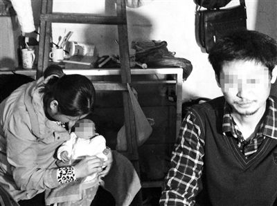劉釗夫婦試圖將孩子送到“嬰兒安全島”未果，當(dāng)天下午，廣州宣布暫停試點
