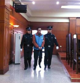 趙勇被帶上法庭。