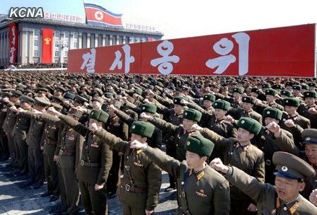 29日，平壤金日成廣場(chǎng)舉行軍民大會(huì)，對(duì)朝鮮人民軍最高司令部聲明表示支持。