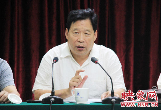 河南省愛心基金會(huì)理事長張世軍講話。