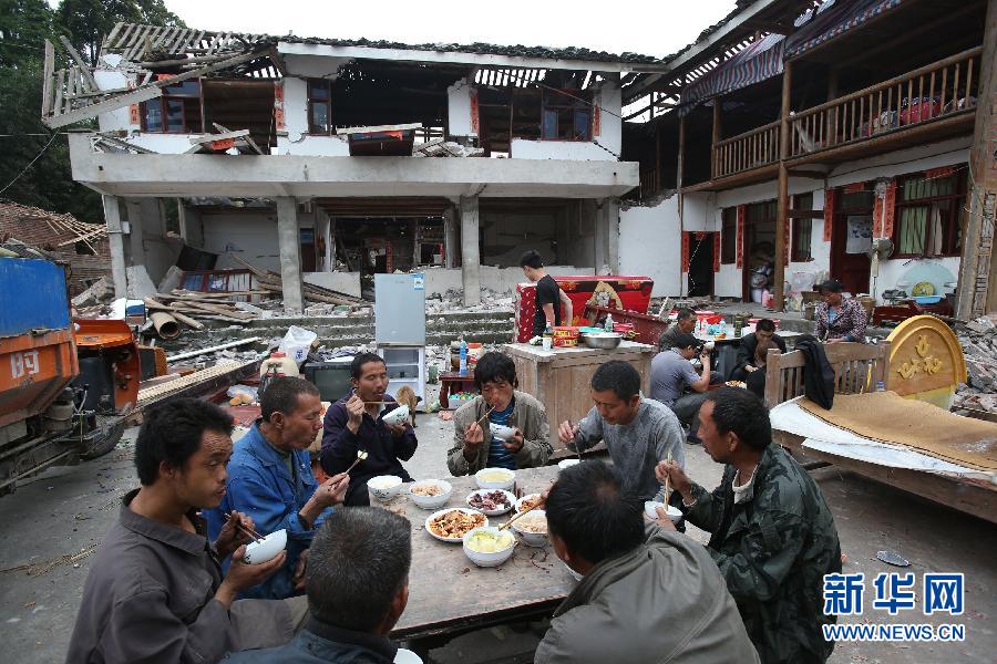 直擊震區(qū)：生活，依然在繼續(xù)