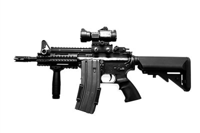 M16步槍，全槍長(zhǎng)：986mm，空槍重：3.26公斤，戰(zhàn)斗全重：4公斤，最大有效射程：800米