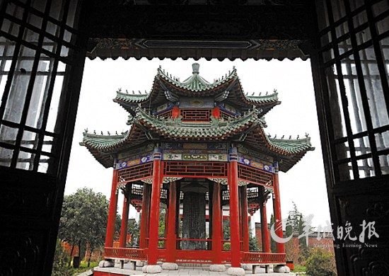 河南商丘古城建于明朝正德六年(公元1511年)，是國(guó)內(nèi)保存較好的古城之一 王頌 攝