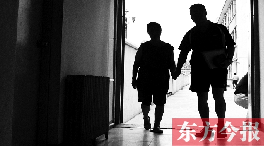 生活節(jié)奏加快，再加上工作壓力大，現(xiàn)在年輕人很容易忽略退休在家、更需要關(guān)心的老人 記者 張曉冬/圖