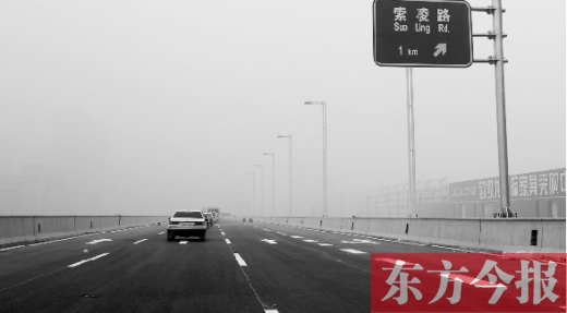 昨天上午，東方今報記者跟隨鄭州市交巡警部門，提前探路已具備通車條件的鄭州市三環(huán)快速路