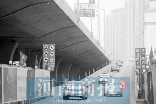 隴海路高架大學(xué)路南側(cè)西向東上橋匝道，后天就要封閉了