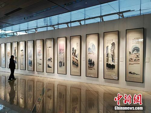 齊白石作品《山水十二條屏》在北京展出。<a target='_blank'  _fcksavedurl='http://www.chinanews.com/' _fcksavedurl='http://www.chinanews.com/' >中新網(wǎng)</a>記者 宋宇晟 攝