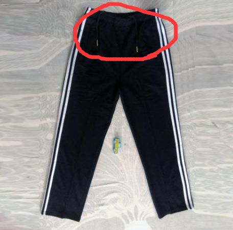 嚇哭！6歲男孩被夾斷手指 罪魁禍?zhǔn)拙故切７? oldsrc=