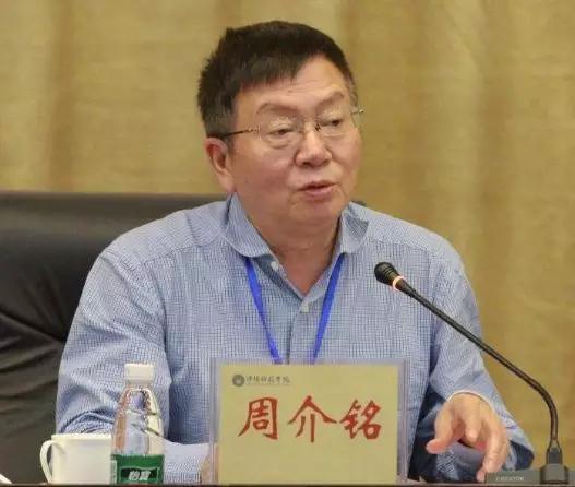 今次落馬的雷寒出生于1957年7月，其學(xué)習(xí)、工作都在重慶醫(yī)科大學(xué)。