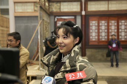 《大河兒女》演員接受媒體專訪。