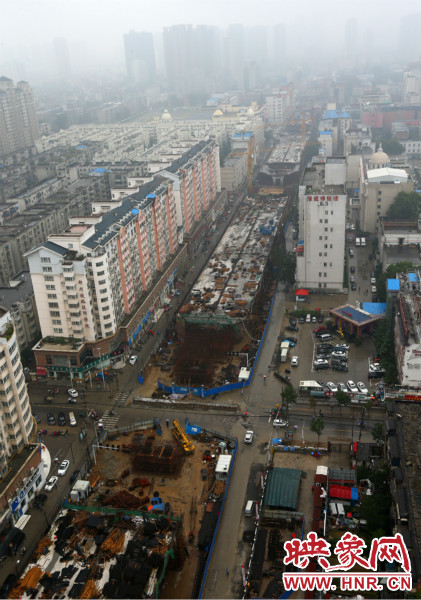 隴海路高架橋已雛形顯現(xiàn)。