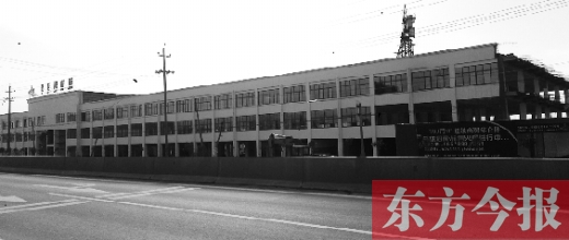 家居建材城已經(jīng)封頂，可耿莊村的安置房還未見蹤影。