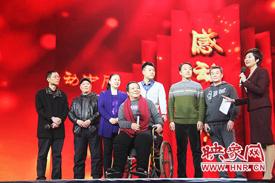 接力照顧高位截癱患者高新海的“隴海大院”愛心集體鄰居們。