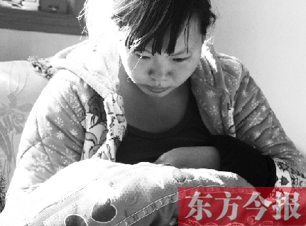 重新找回兒子蛋蛋，年輕的媽媽再也不忍離開