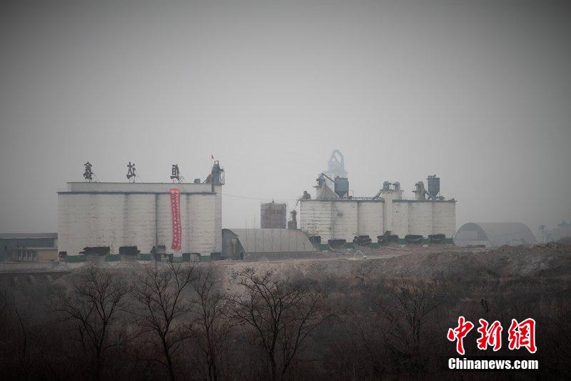 　2014年2月17日，石家莊市再次啟動壓減水泥過剩產(chǎn)能、治理大氣污染水泥企業(yè)集中爆破拆除行動。
