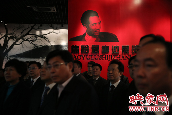 在焦裕祿紀念館，參觀的人絡繹不絕，一批批來自全國各地的黨員干部前來學習焦裕祿事跡