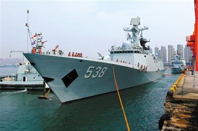 中國導(dǎo)彈護(hù)衛(wèi)艦煙臺(tái)艦——滿載排水量4000余噸，艦長134.1米，艦寬16米，是我國自主設(shè)計(jì)、研制的