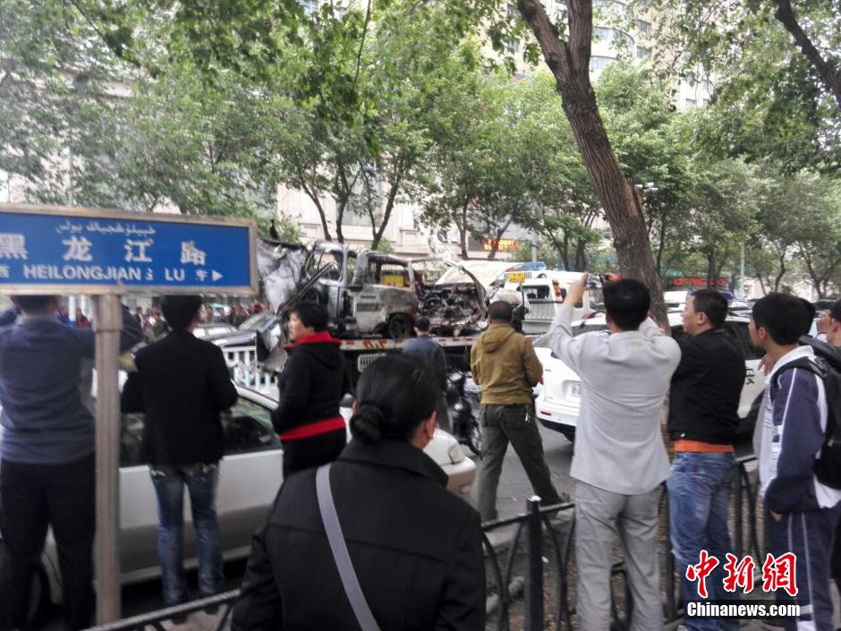 自治區(qū)和烏魯木齊市有關(guān)部門(mén)迅速處置，傷員已全部送往醫(yī)院救治。