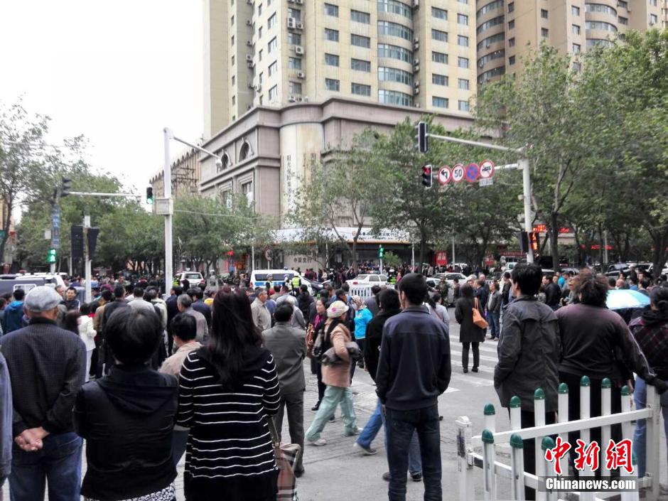 自治區(qū)和烏魯木齊市有關(guān)部門(mén)迅速處置，傷員已全部送往醫(yī)院救治。