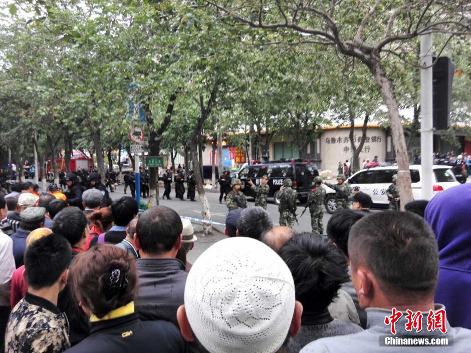 自治區(qū)和烏魯木齊市有關(guān)部門(mén)迅速處置，傷員已全部送往醫(yī)院救治。