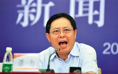 　譚力 男，1955年10月生，漢族，重慶市人，大學(xué)學(xué)歷，有知青經(jīng)歷。2009年3月前，一直在四川工