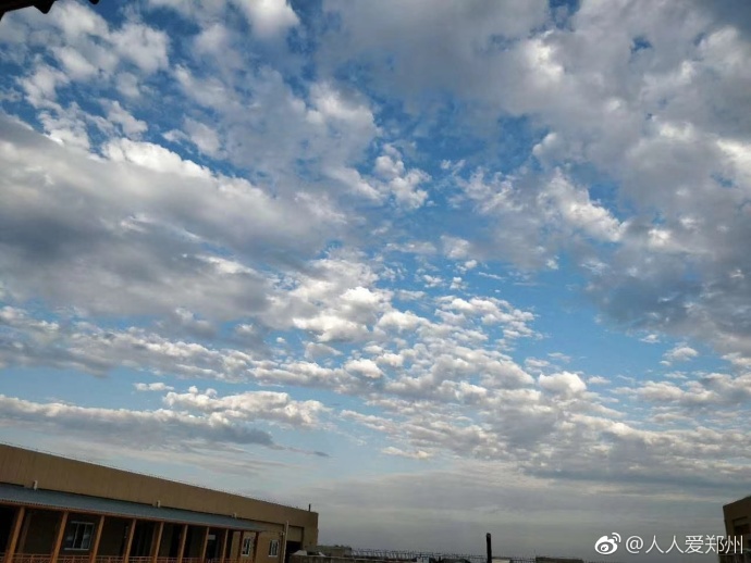 又被鄭州的藍(lán)天刷屏！隨便一拍就是手機(jī)壁紙