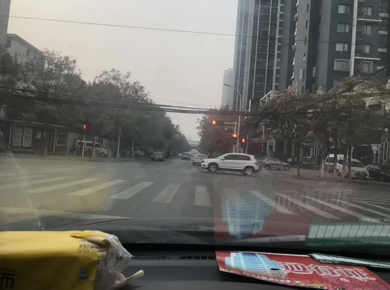 限行第一天！鄭州的早高峰是這個樣子的