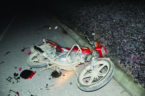 事故現(xiàn)場，被撞摩托車