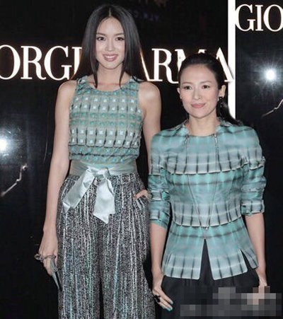 就算氣場絕對強大的貝嫂，跟張梓琳合影幾乎可以讓人忽視