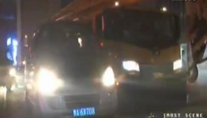 撞了車還打人 這是誰在胡鬧？