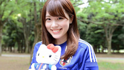 高清圖：甜美?；ㄖ囀澜绫?穿著球衣力挺日本