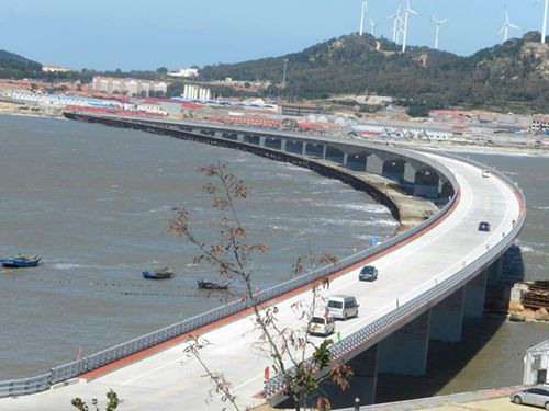 山東首座海島跨海大橋建成通車。（資料圖）